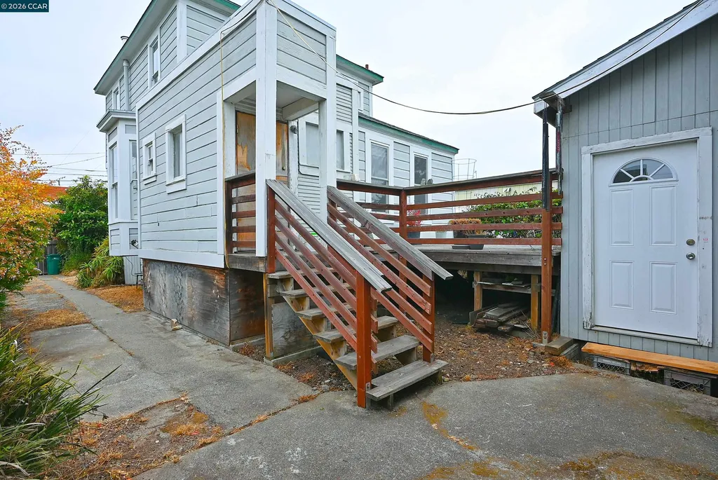 979 Grace Avenue Oakland CA 94608