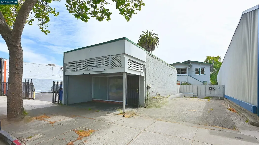 2221 - 2223 San Pablo Avenue Berkeley CA 94702