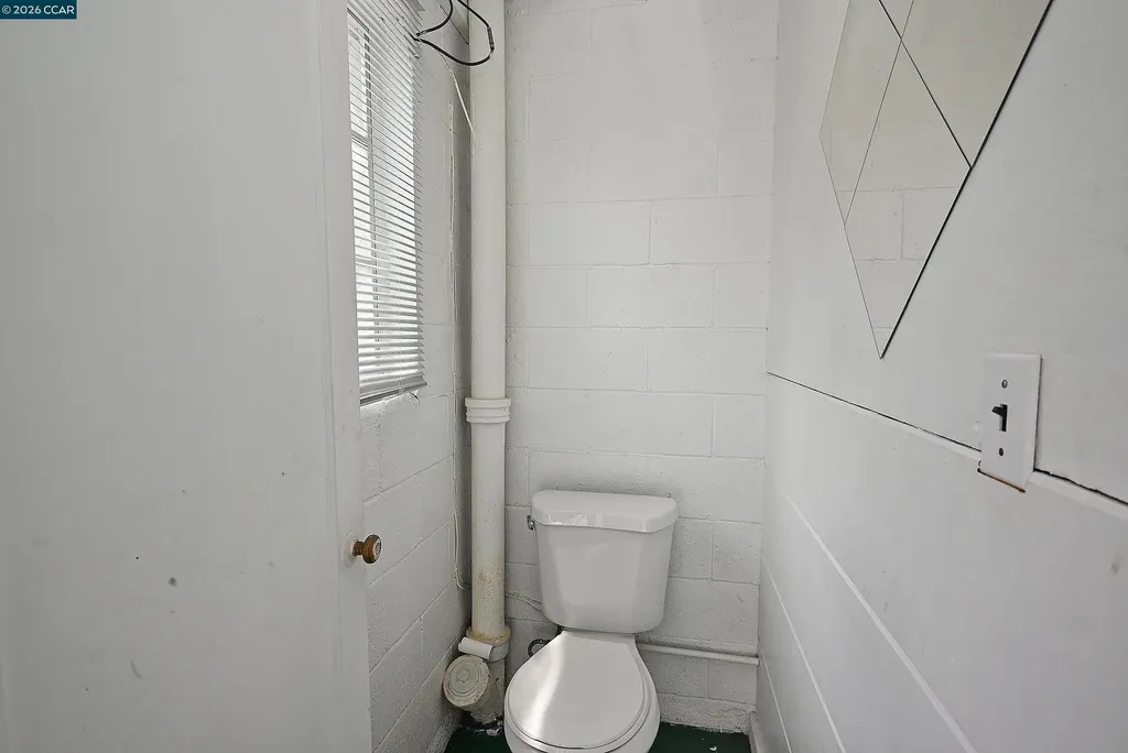 2221 - 2223 San Pablo Avenue Berkeley CA 94702
