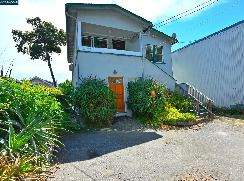 2221 - 2223 San Pablo Avenue Berkeley CA 94702