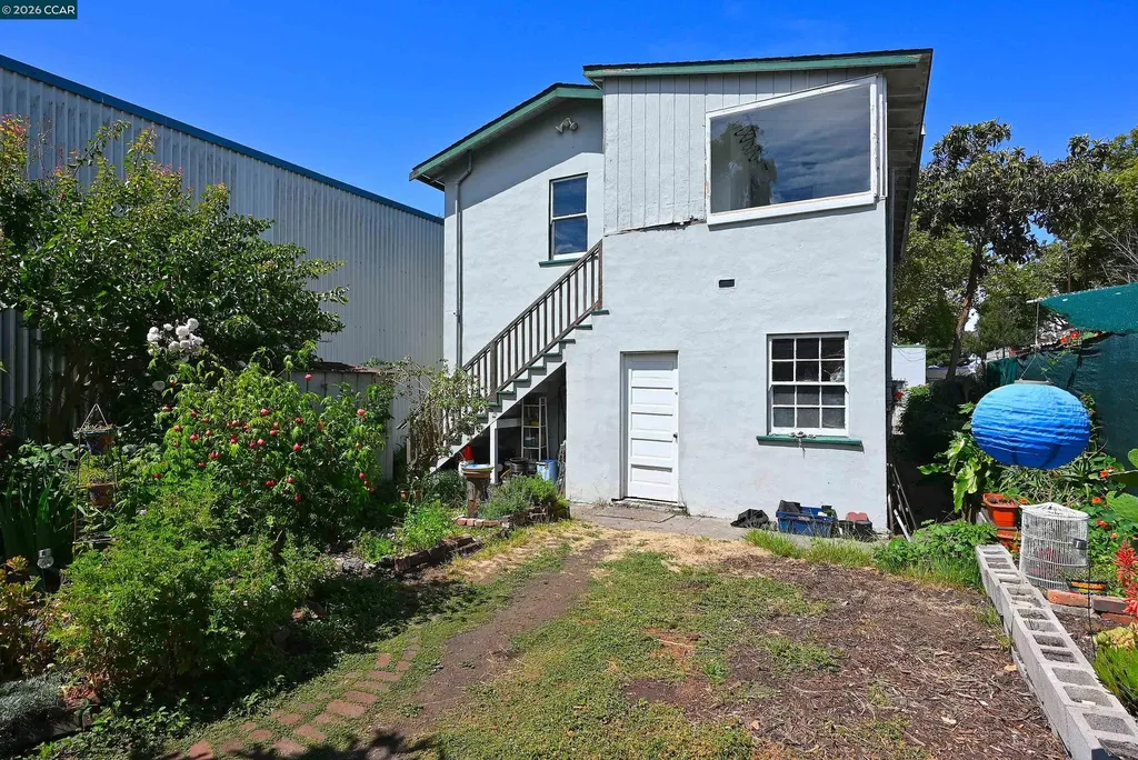 2221 - 2223 San Pablo Avenue Berkeley CA 94702