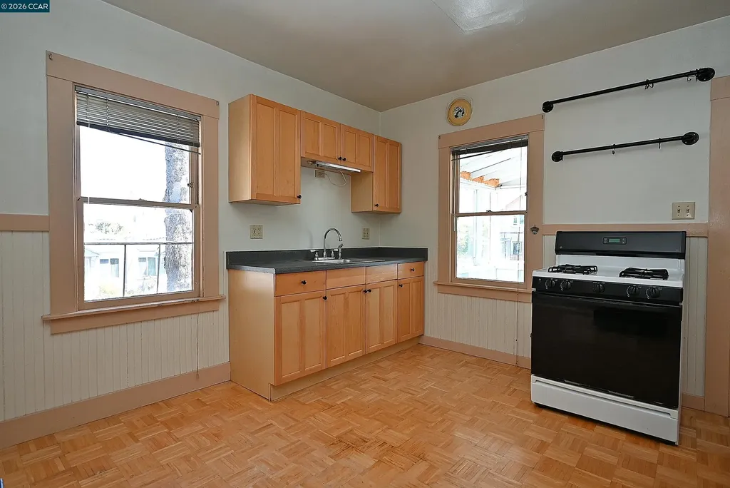 2221 - 2223 San Pablo Avenue Berkeley CA 94702