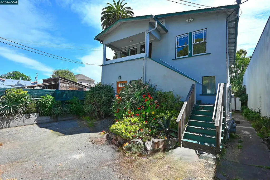2221 - 2223 San Pablo Avenue Berkeley CA 94702