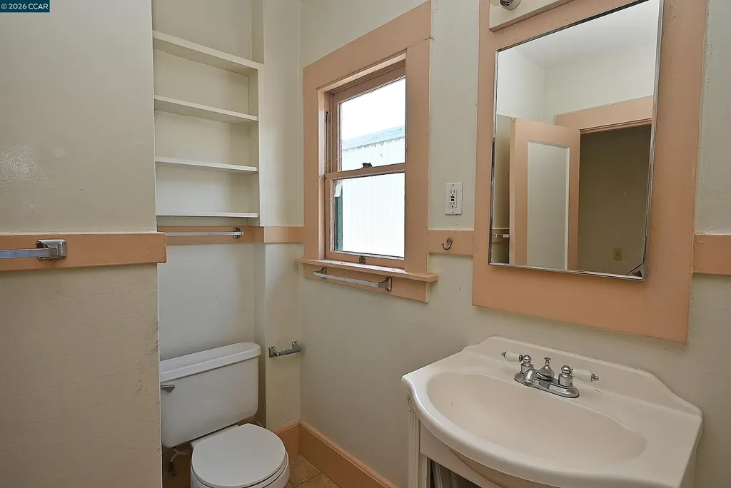 2221 - 2223 San Pablo Avenue Berkeley CA 94702