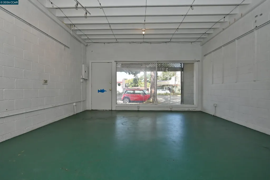 2221 - 2223 San Pablo Avenue Berkeley CA 94702