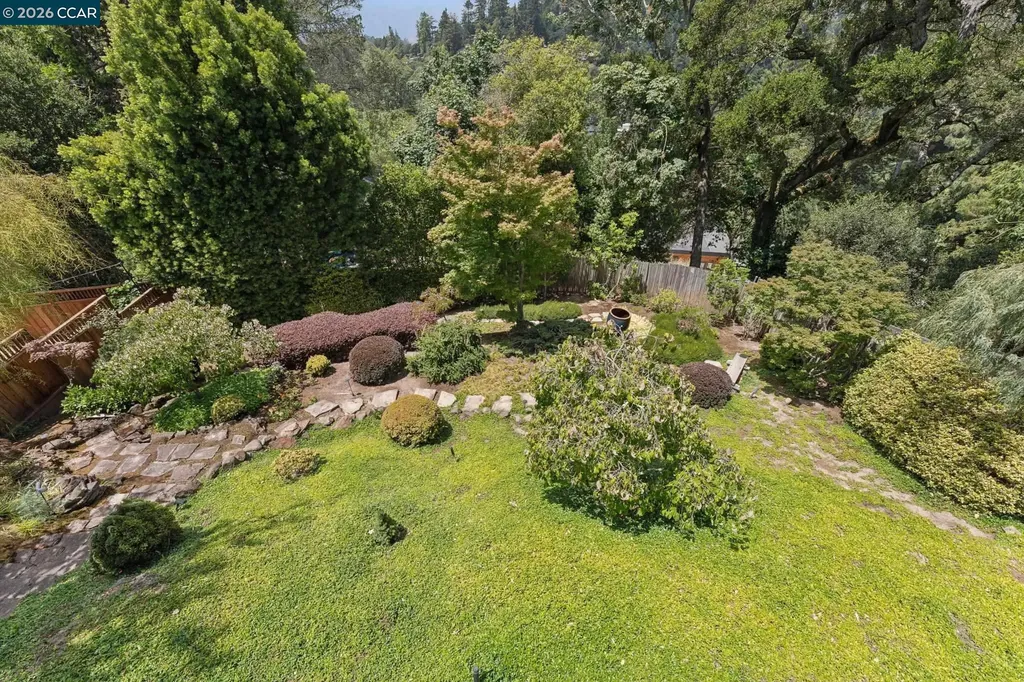 5821 Colton Boulevard Oakland CA 94611