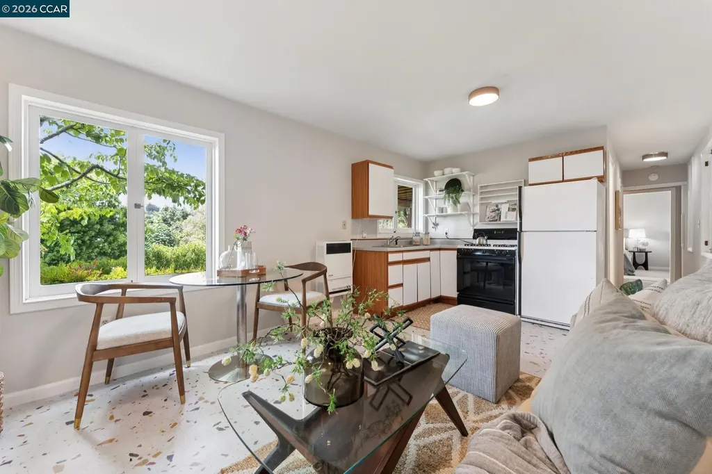 5821 Colton Boulevard Oakland CA 94611