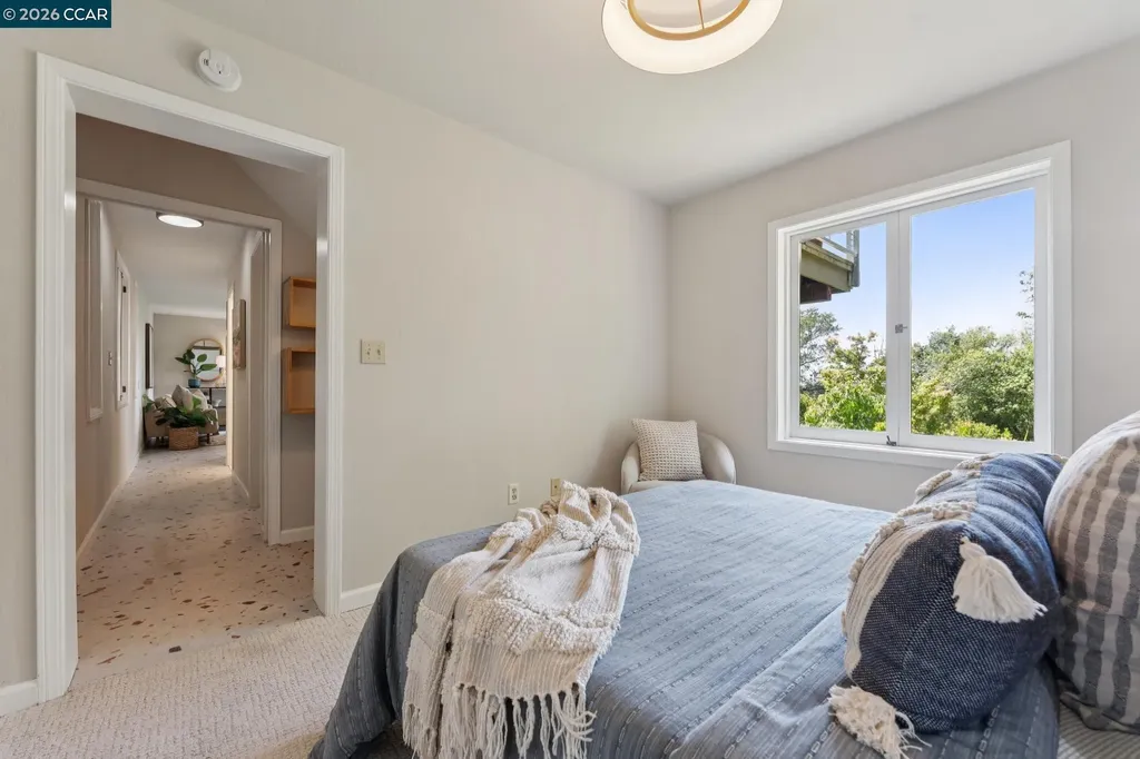 5821 Colton Boulevard Oakland CA 94611