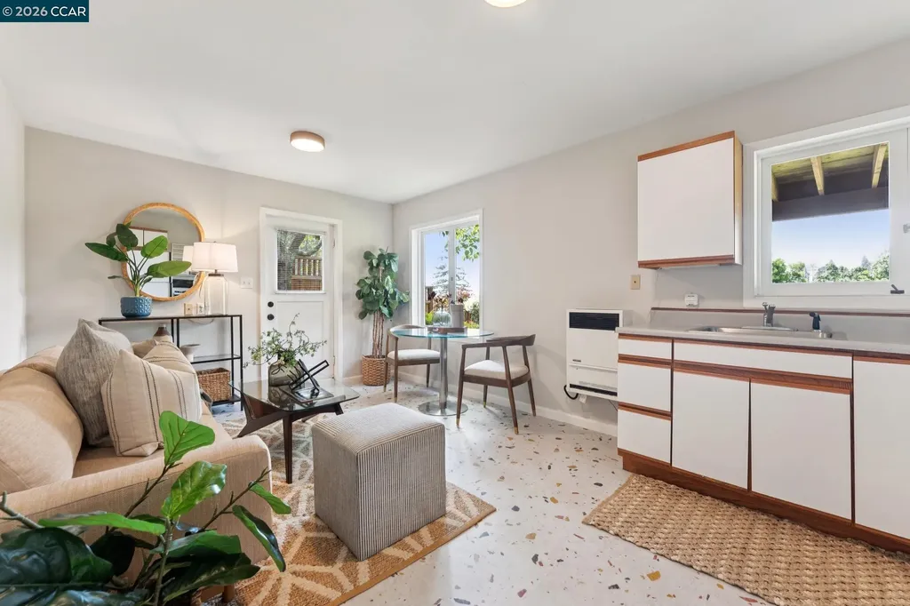 5821 Colton Boulevard Oakland CA 94611