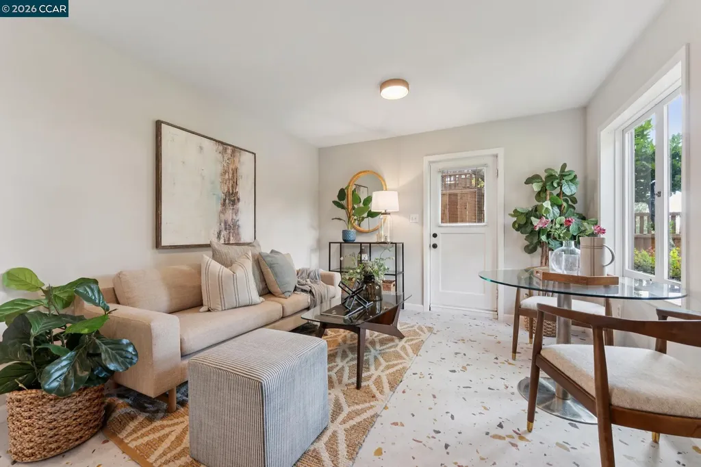 5821 Colton Boulevard Oakland CA 94611