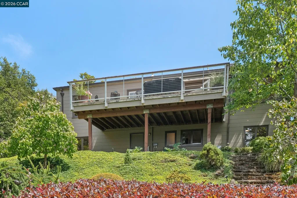 5821 Colton Boulevard Oakland CA 94611