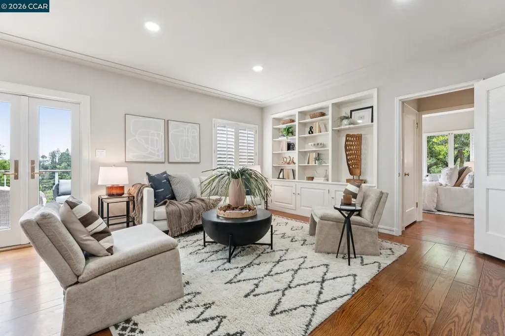 5821 Colton Boulevard Oakland CA 94611