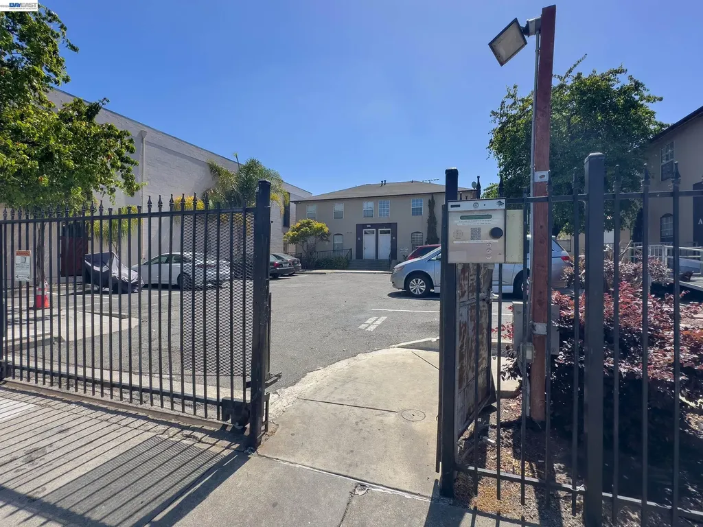 2716 Adeline Street Oakland CA 94607