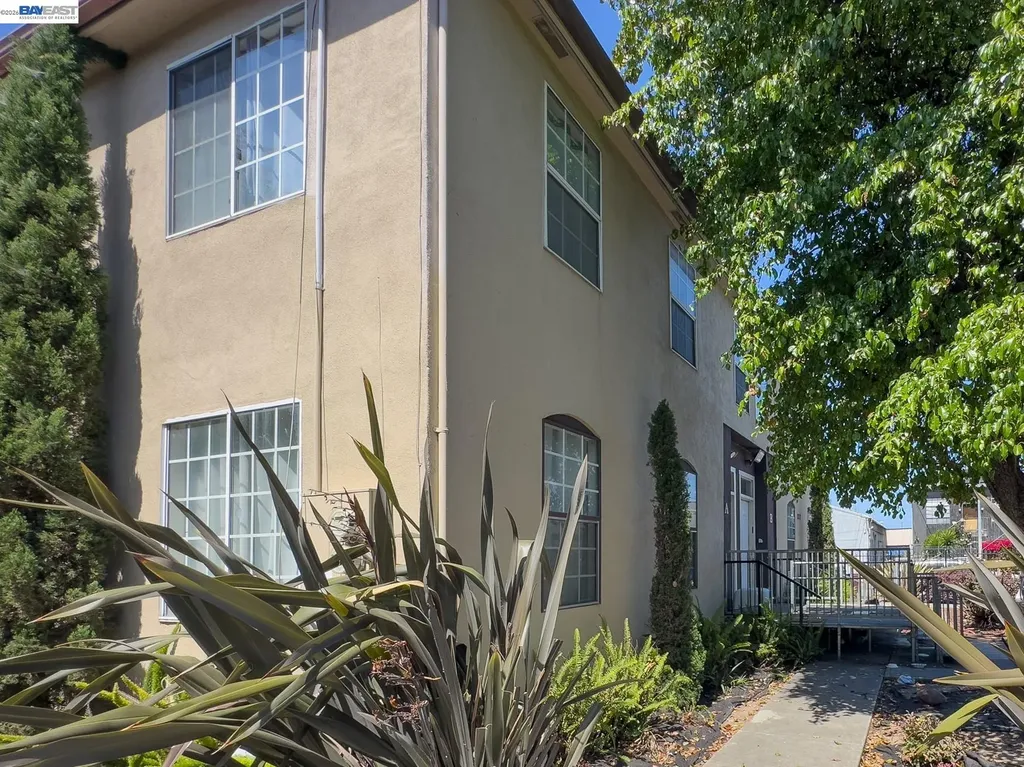 2716 Adeline Street Oakland CA 94607