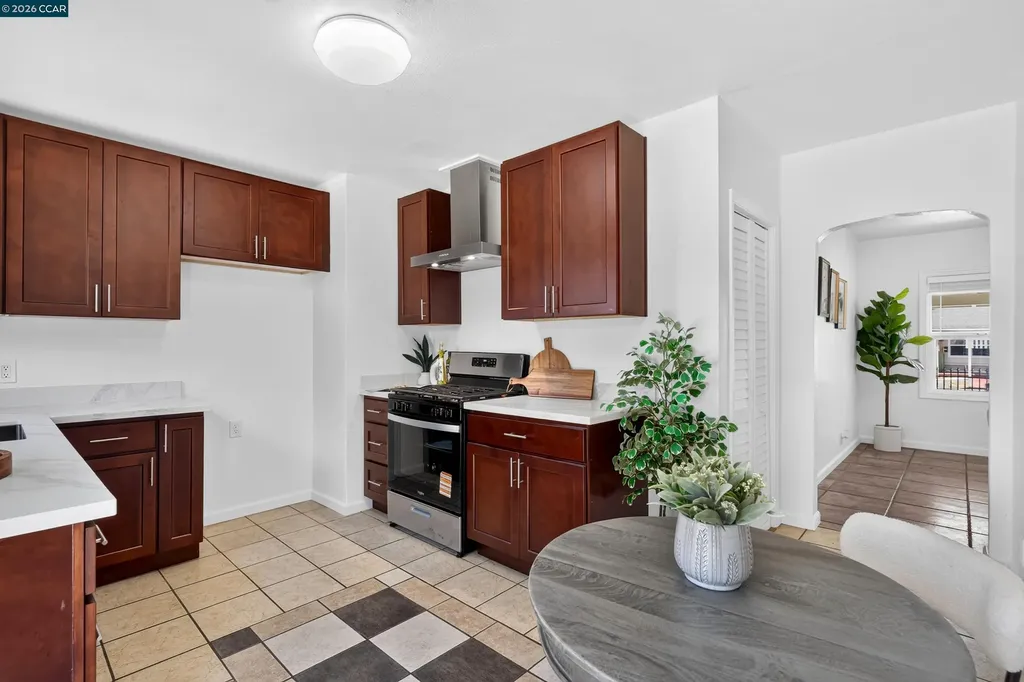 1927 Visalia Avenue Richmond CA 94801