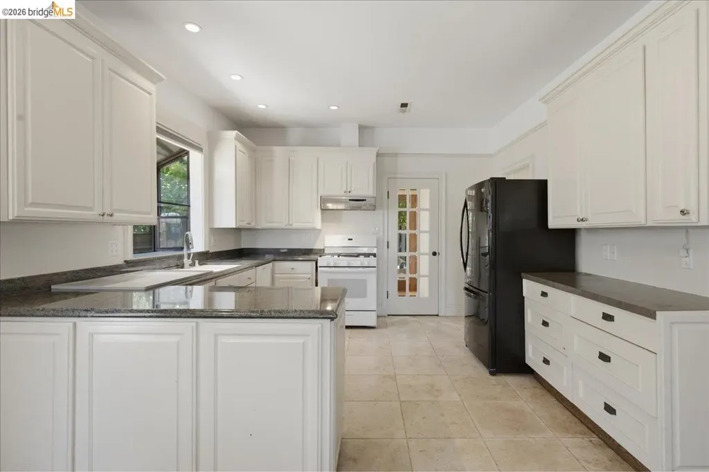 627 6th Street Vallejo CA 94590