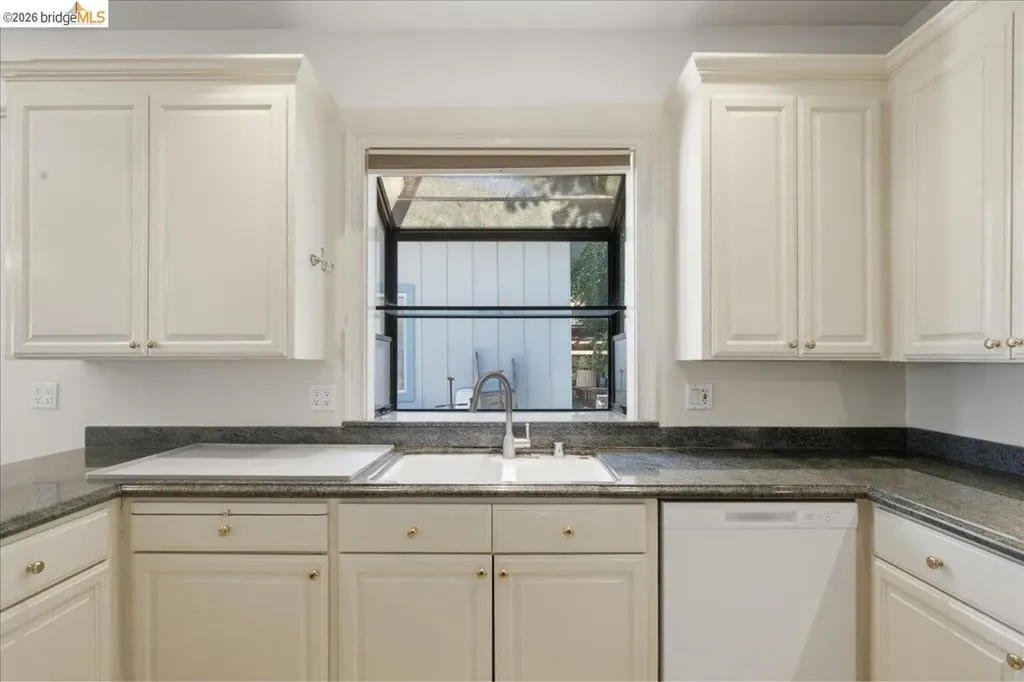 627 6th Street Vallejo CA 94590