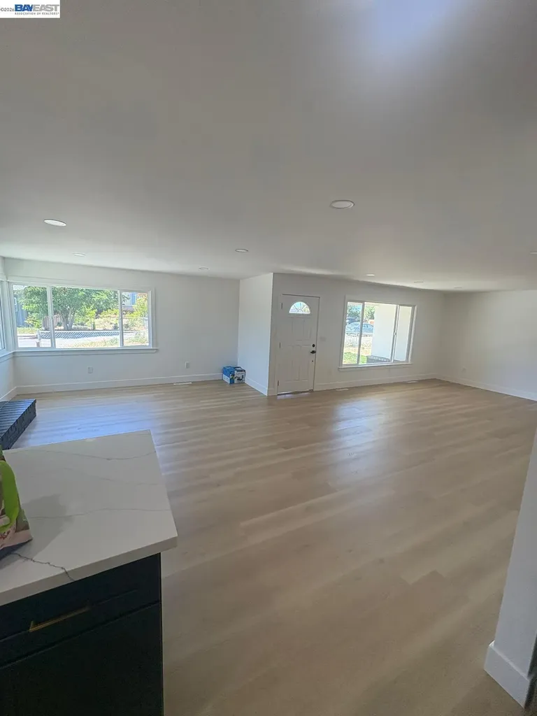 30794 Vallejo Street Union City CA 94587