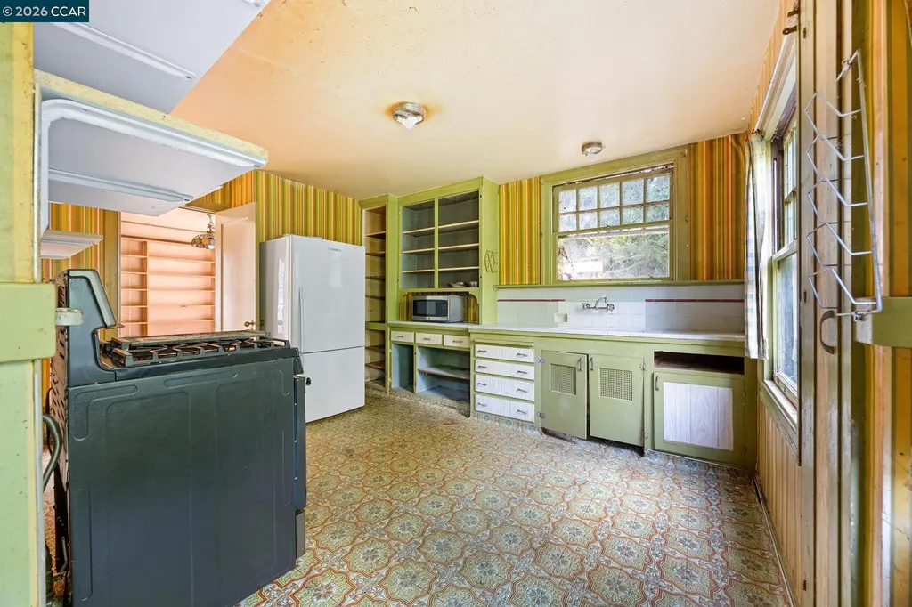 11 Edgecroft Road Kensington CA 94707