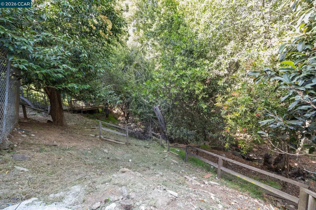 11 Edgecroft Road Kensington CA 94707