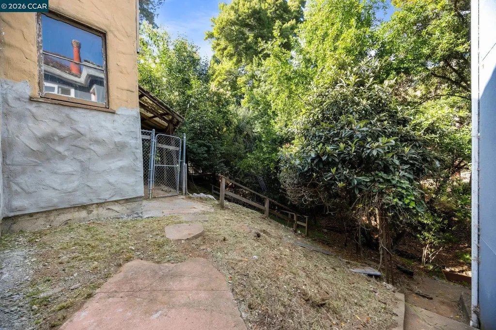 11 Edgecroft Road Kensington CA 94707