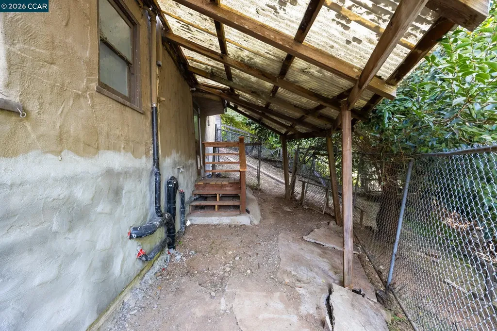 11 Edgecroft Road Kensington CA 94707