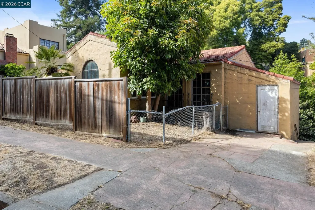 11 Edgecroft Road Kensington CA 94707