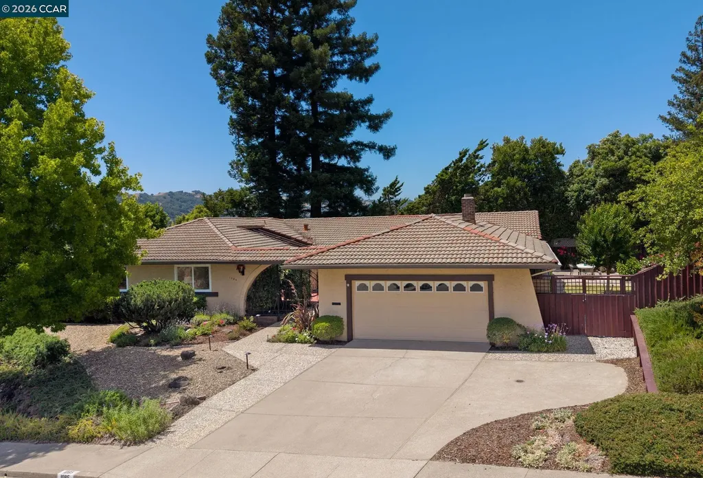 1085 Country Club Drive Moraga CA 94556