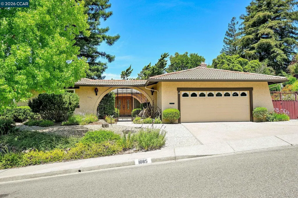 1085 Country Club Drive Moraga CA 94556
