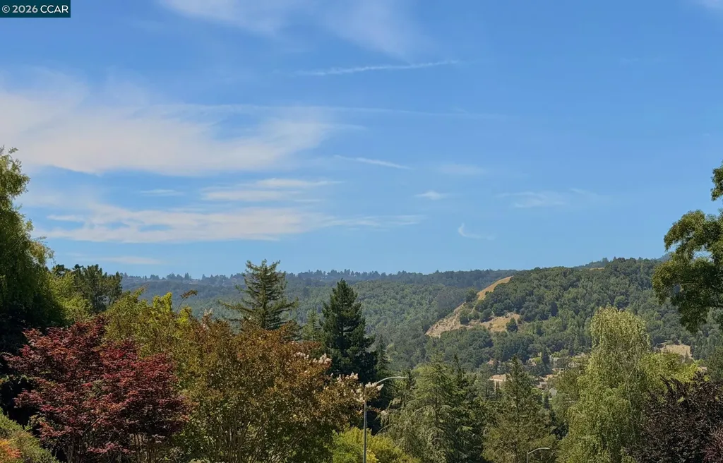 1085 Country Club Drive Moraga CA 94556