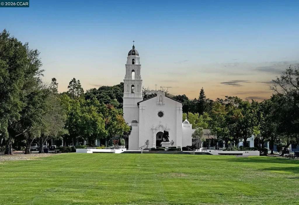 1085 Country Club Drive Moraga CA 94556