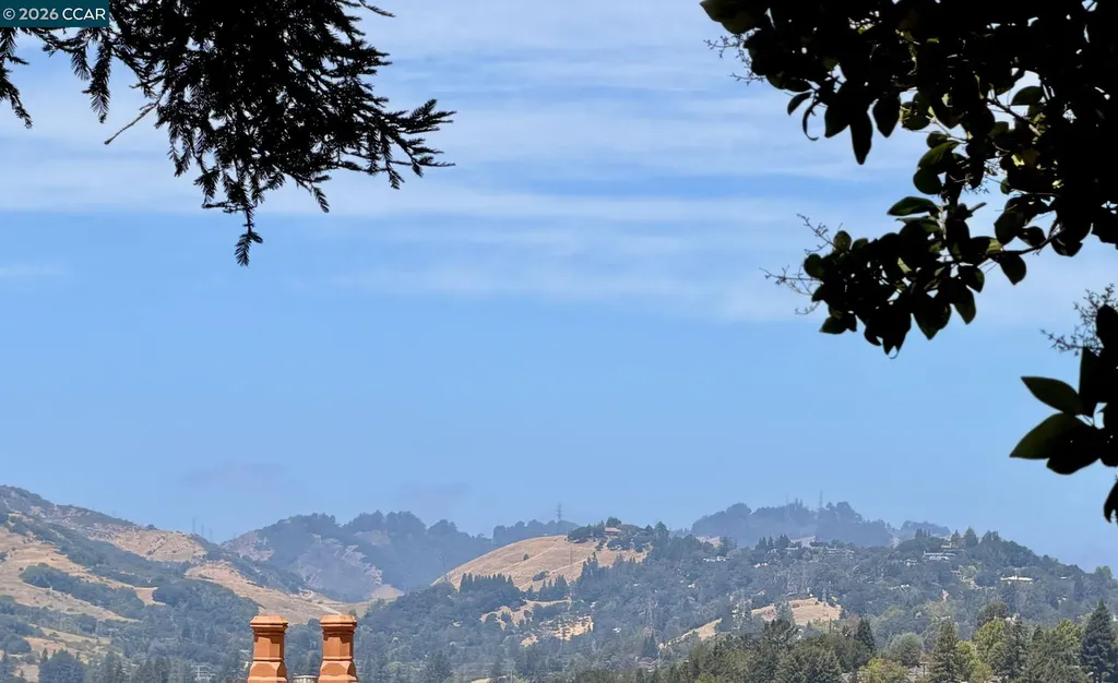 1085 Country Club Drive Moraga CA 94556