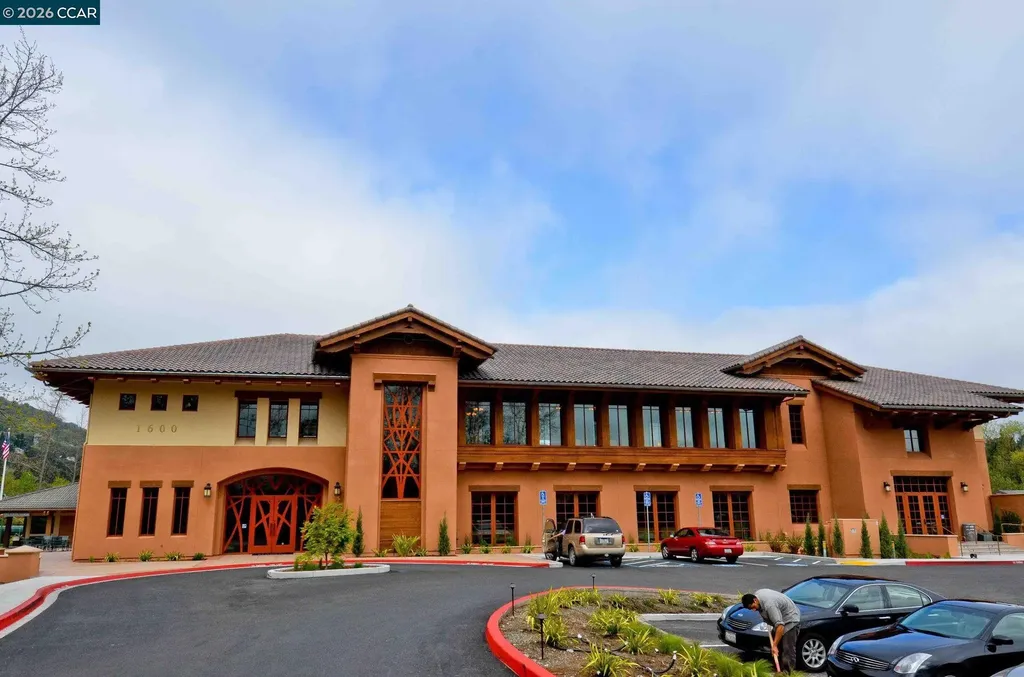 1085 Country Club Drive Moraga CA 94556