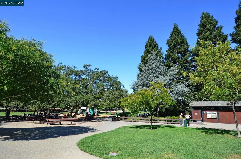 1085 Country Club Drive Moraga CA 94556