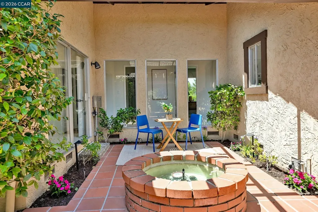1085 Country Club Drive Moraga CA 94556