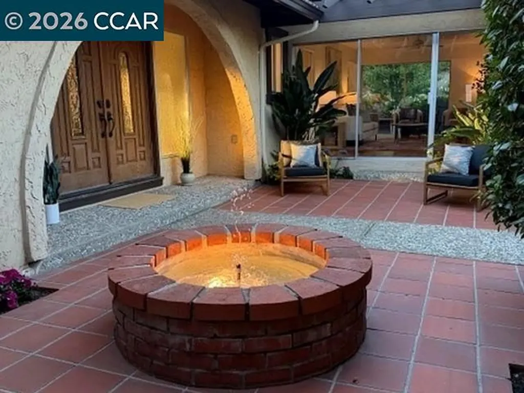 1085 Country Club Drive Moraga CA 94556
