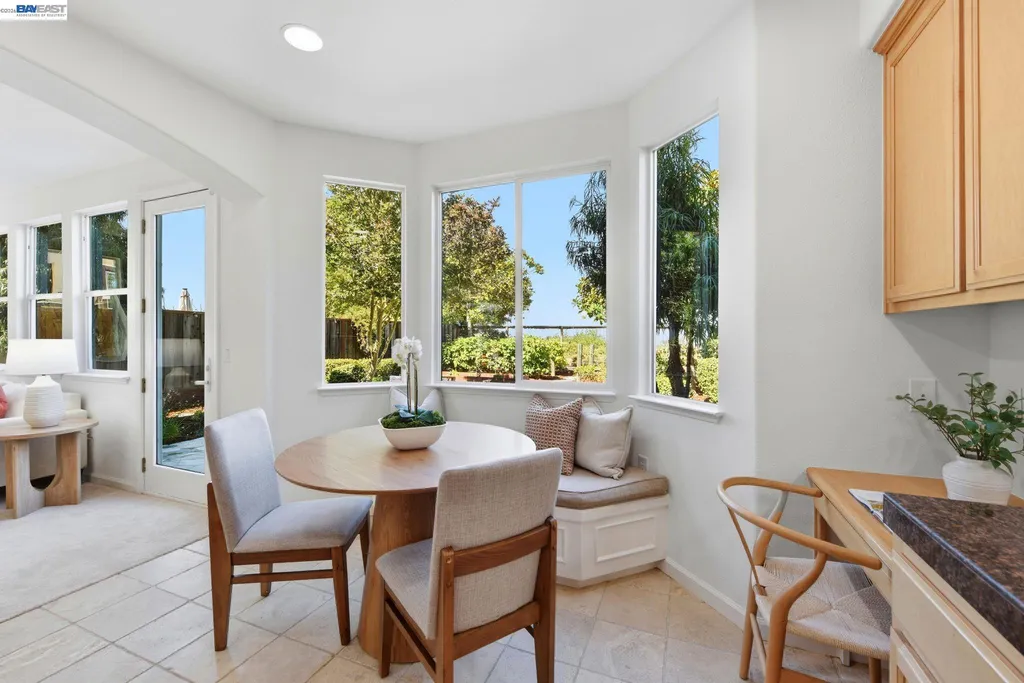 19475 Buren Place Castro Valley CA 94552