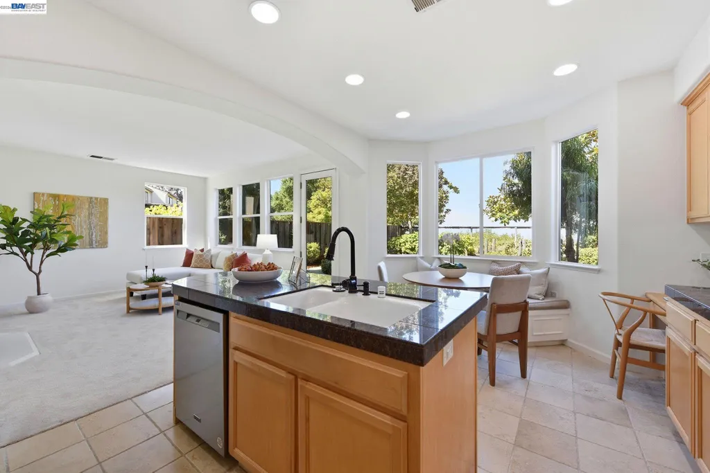 19475 Buren Place Castro Valley CA 94552