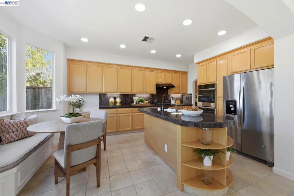 19475 Buren Place Castro Valley CA 94552