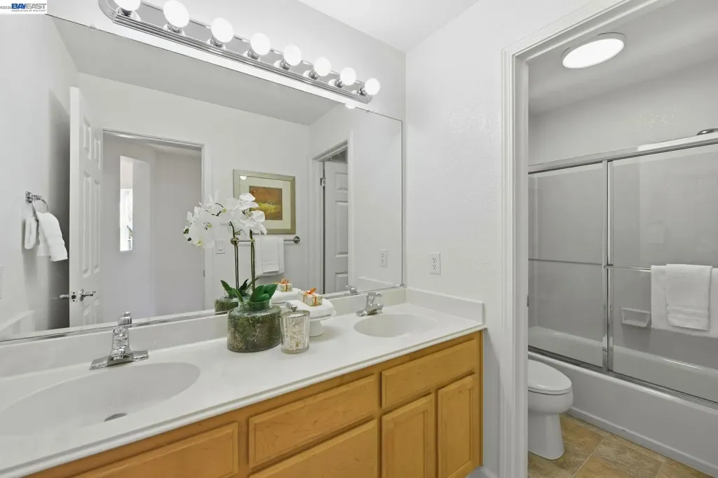 19475 Buren Place Castro Valley CA 94552