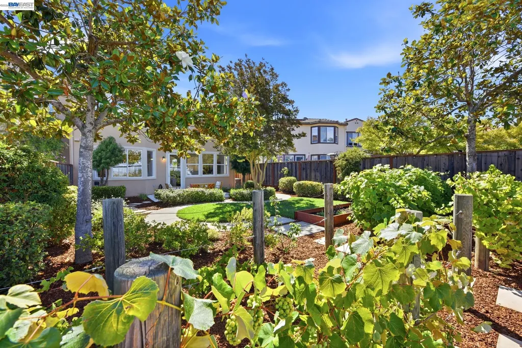 19475 Buren Place Castro Valley CA 94552