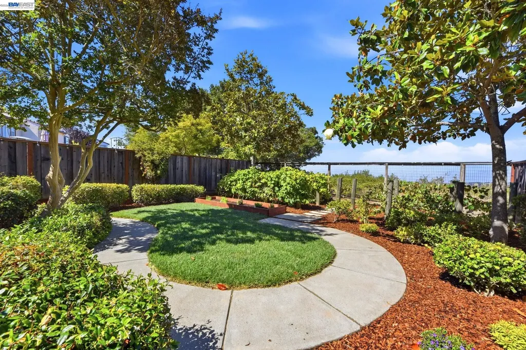19475 Buren Place Castro Valley CA 94552