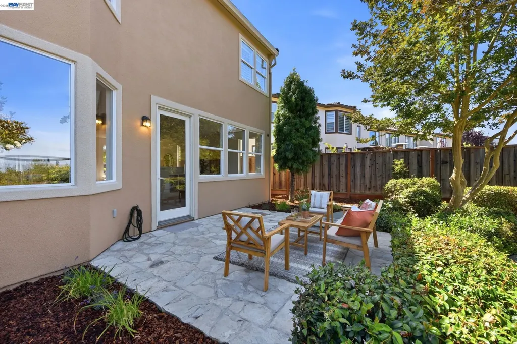 19475 Buren Place Castro Valley CA 94552