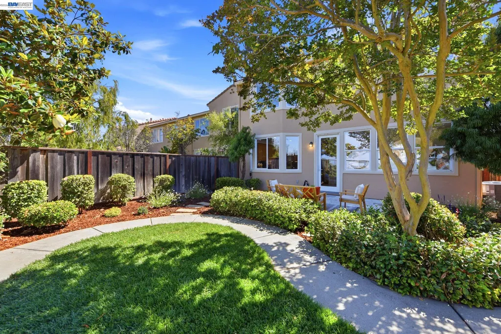 19475 Buren Place Castro Valley CA 94552