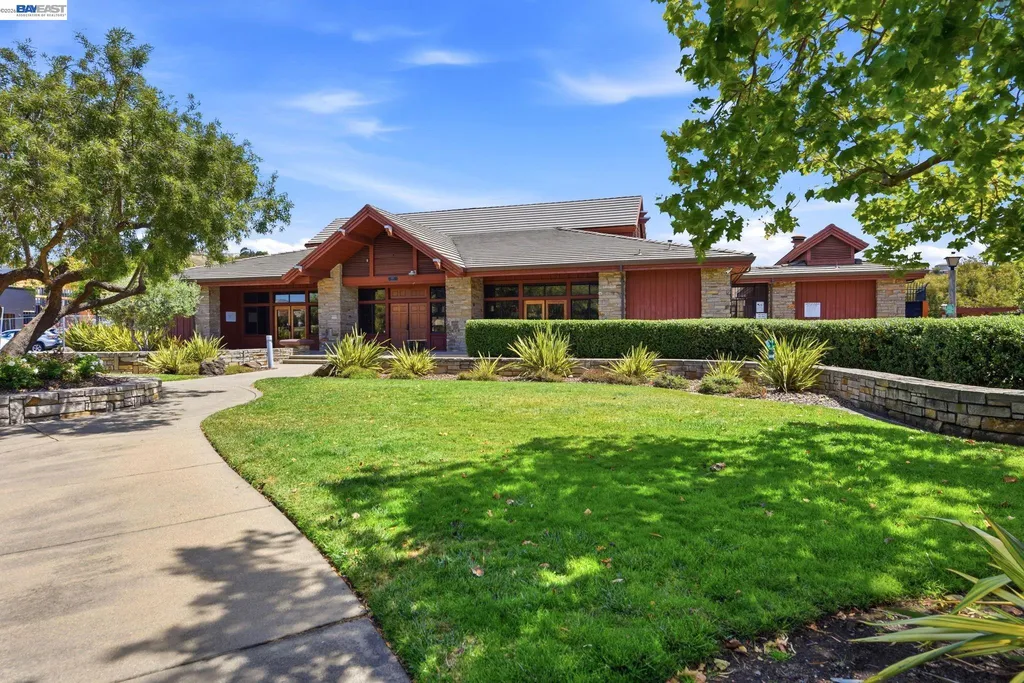 19475 Buren Place Castro Valley CA 94552