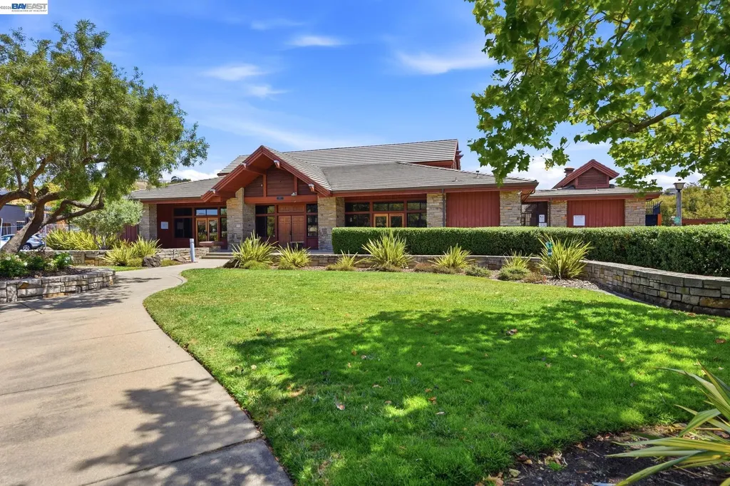 19475 Buren Place Castro Valley CA 94552
