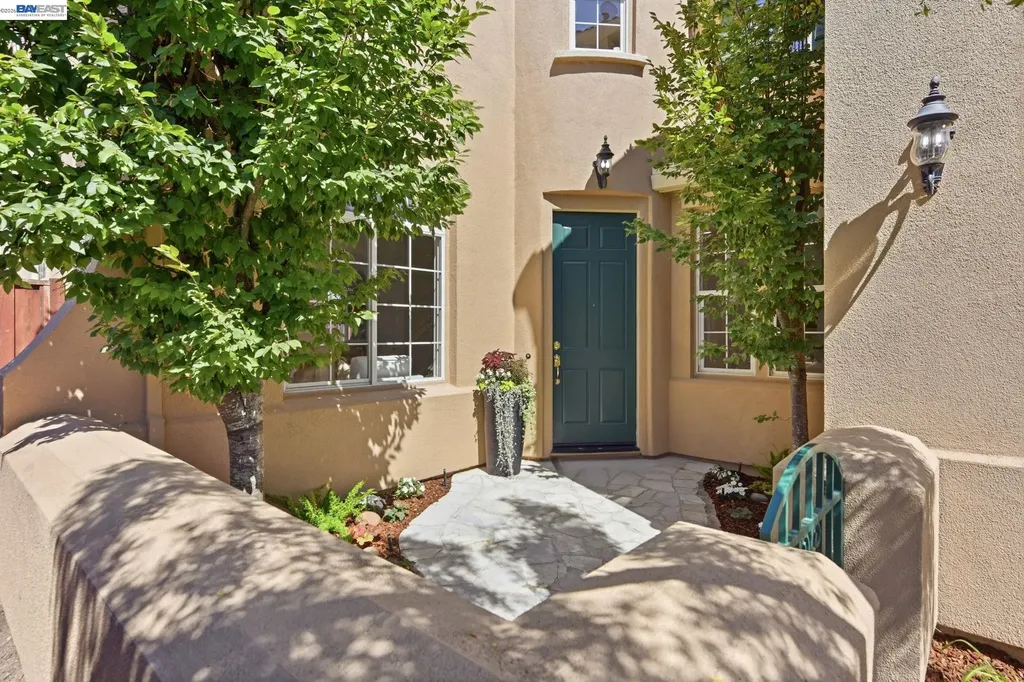 19475 Buren Place Castro Valley CA 94552