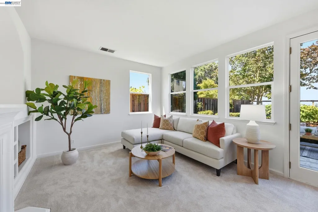 19475 Buren Place Castro Valley CA 94552