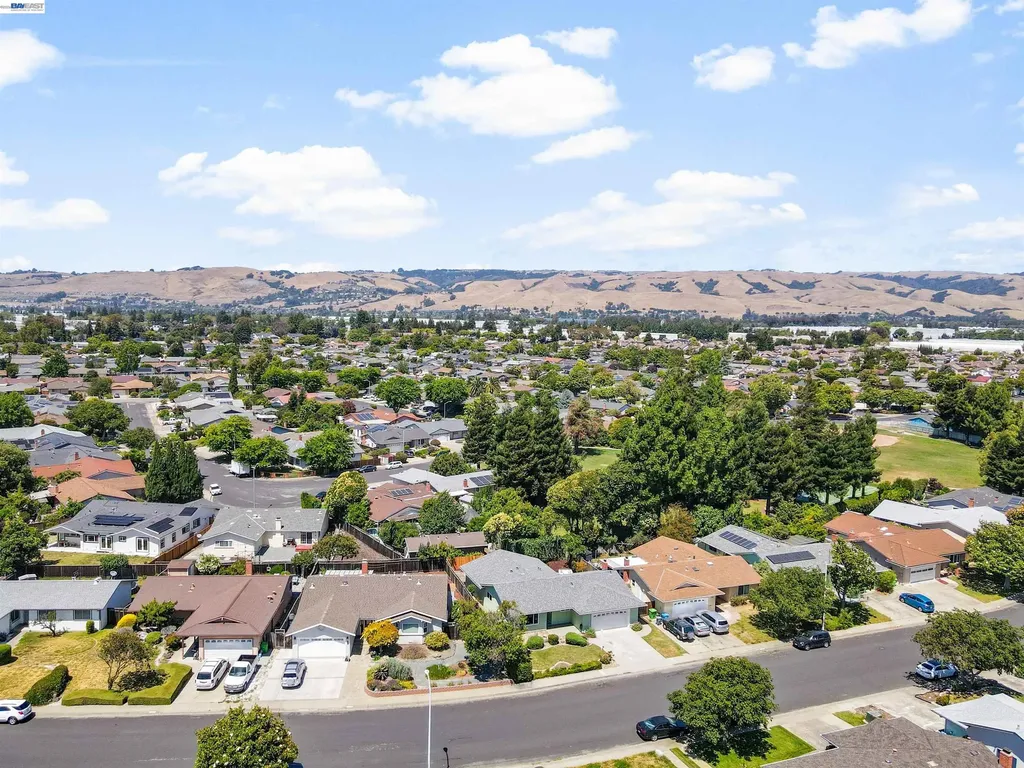2435 Douglas Street Union City CA 94587