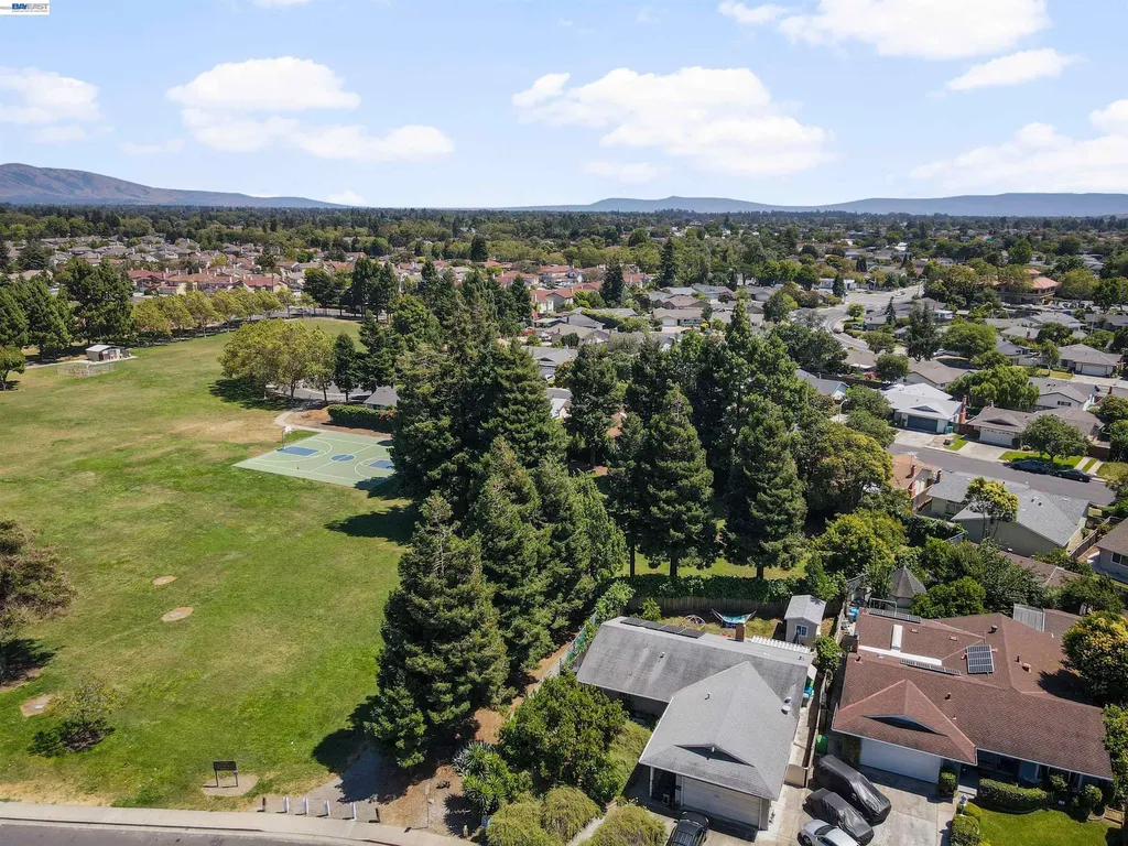 2435 Douglas Street Union City CA 94587